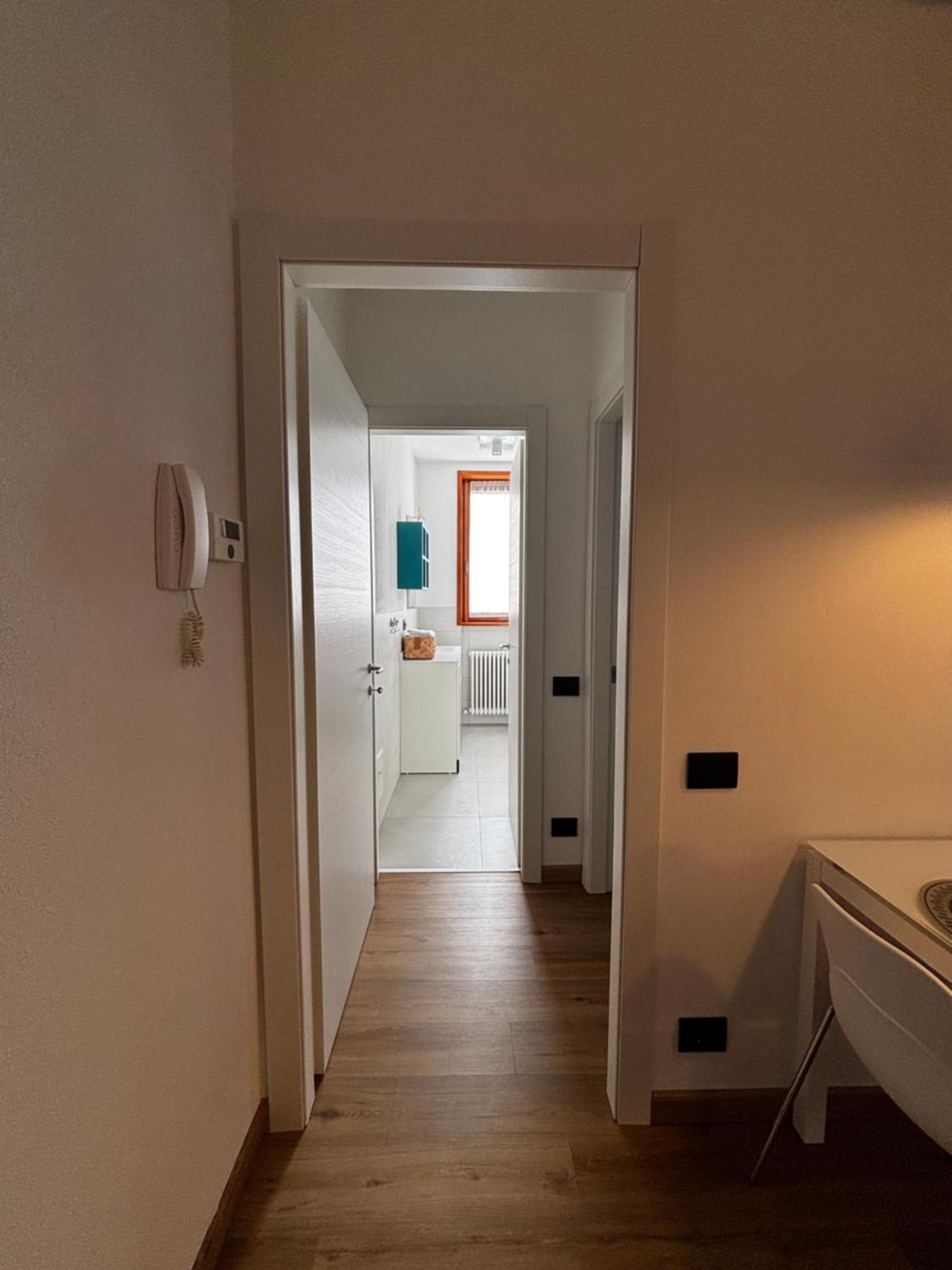 ピアッツァ・ブレンバーナLa Casa Di Pietroアパートメント エクステリア 写真